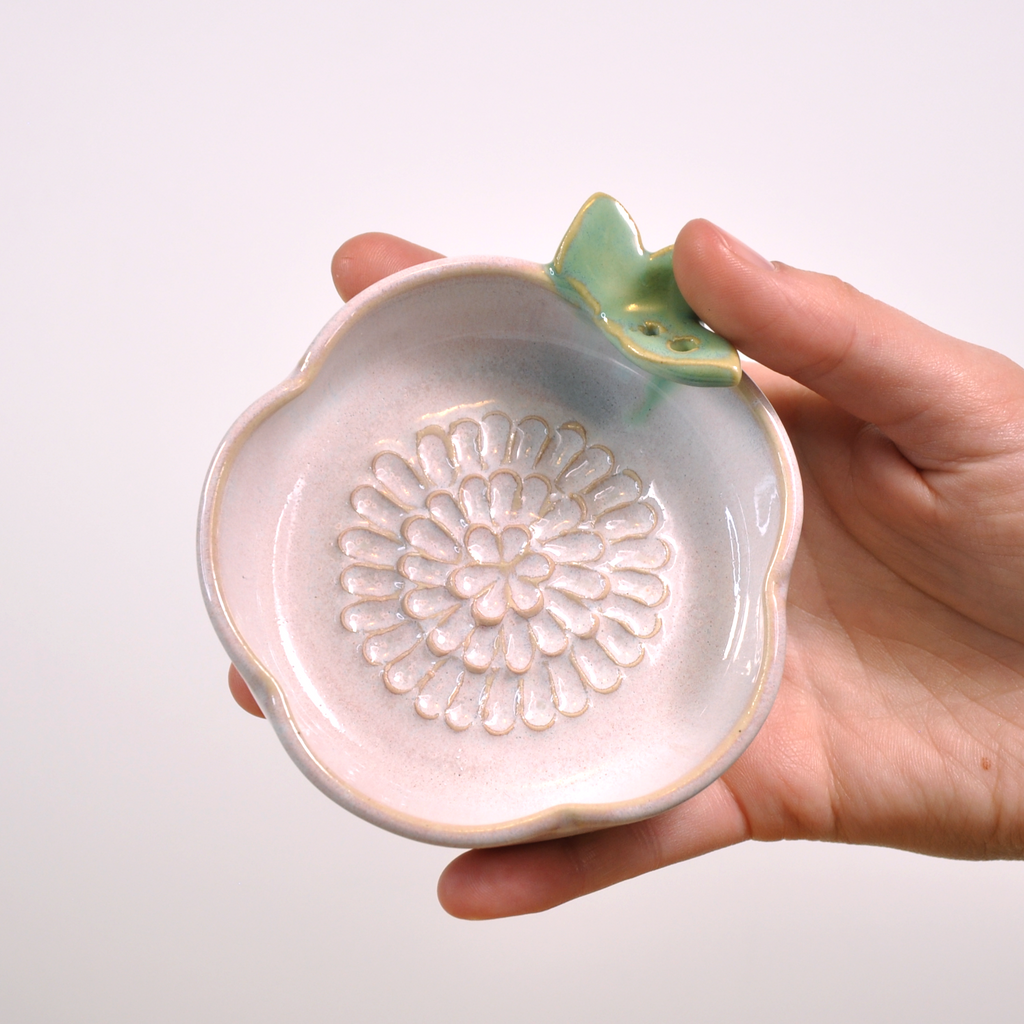 Flower Shaped Garlic Grater - with Herb Stripper - Peony