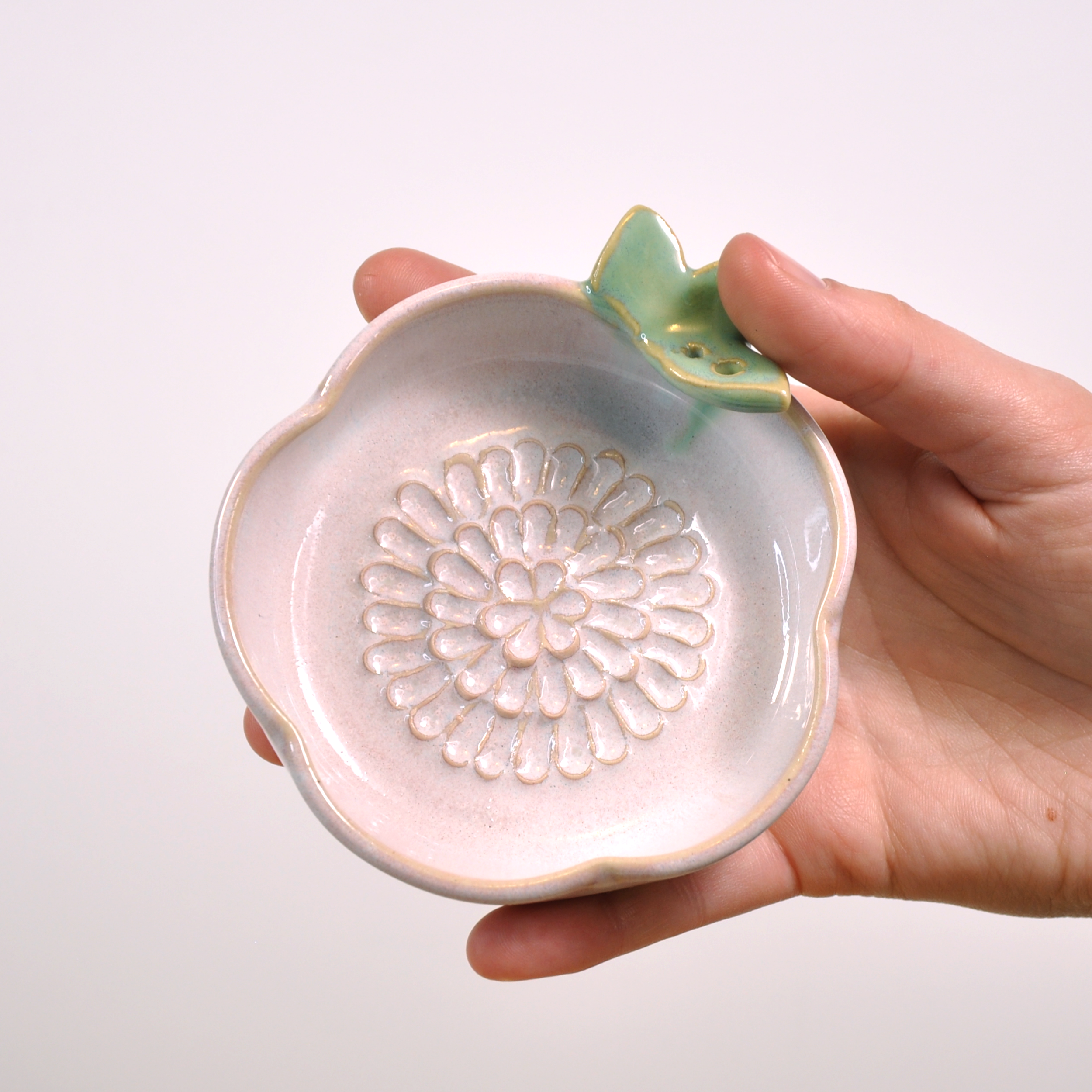 Flower Shaped Garlic Grater - with Herb Stripper - Peony