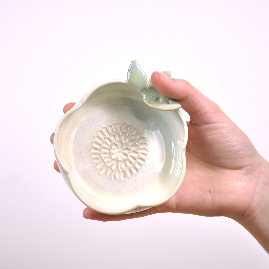 Flower Shaped Garlic Grater - with Herb Stripper - Buttercup