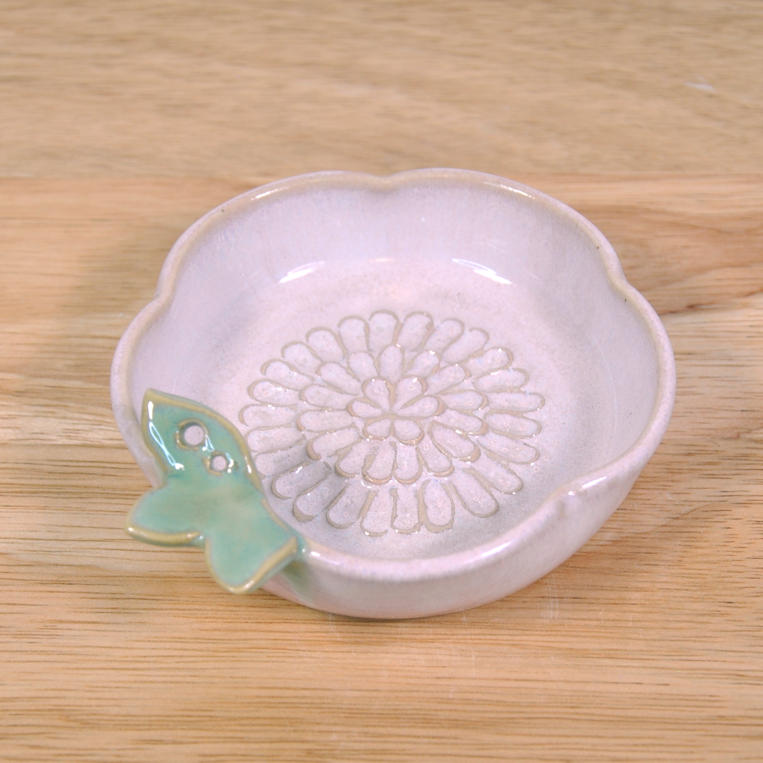 Flower Shaped Garlic Grater - with Herb Stripper - Peony