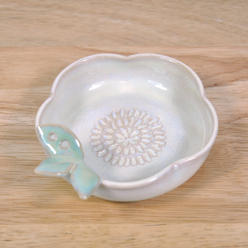 Flower Shaped Garlic Grater - with Herb Stripper - Buttercup
