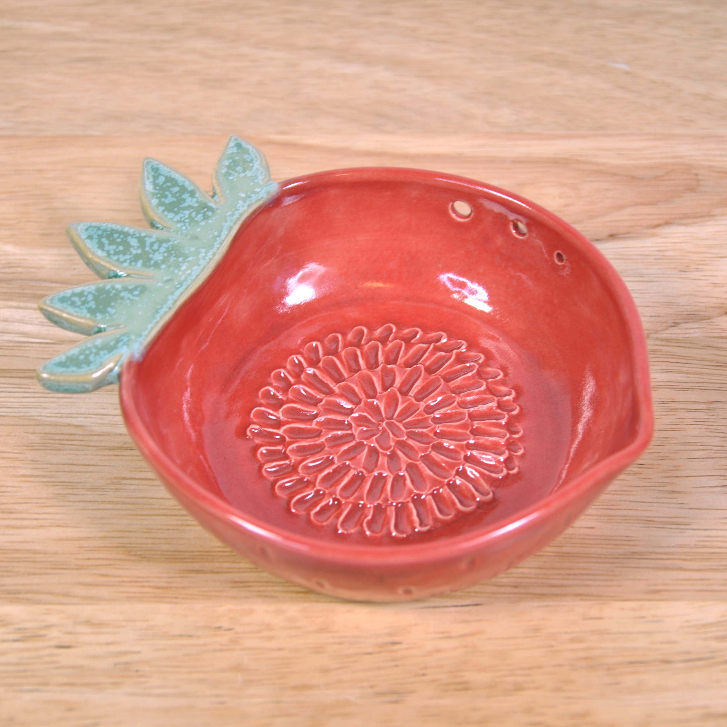 Strawberry Shaped Garlic Grater - with Herb Stripper